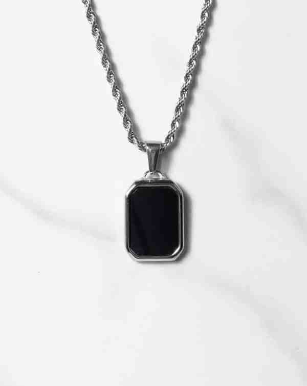 Black Onyx R Silver – silverhalsband för herr från KAGAMI